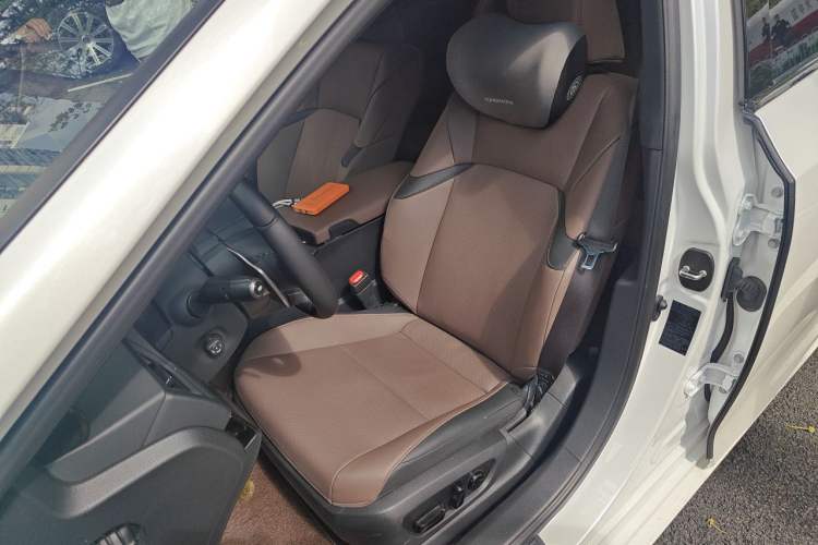 Used Lexus ES 2022 300h Excellence Edition Left Front Seat