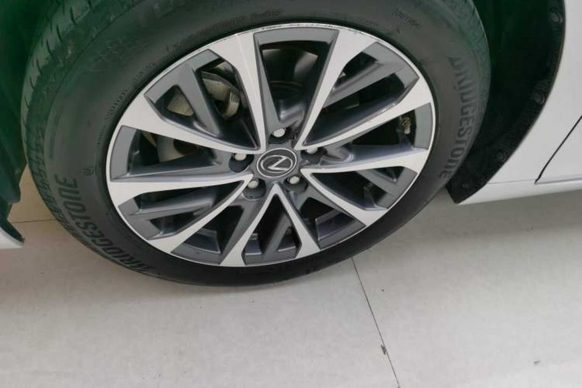 Used Lexus ES 2022 200 Excellence Edition Left Front Wheel Hub