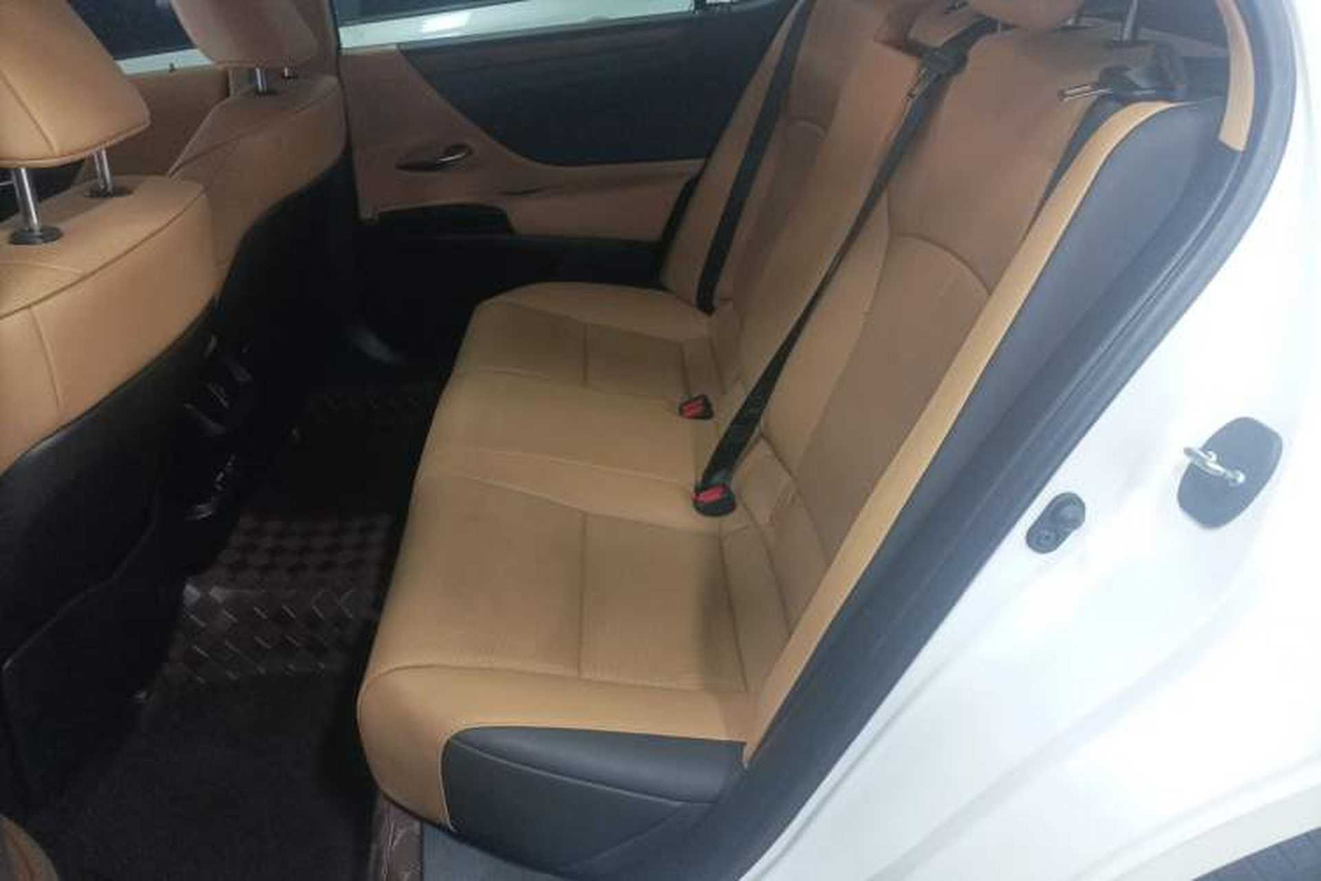 Used Lexus ES 2022 200 Luxury Edition Left Rear Seat