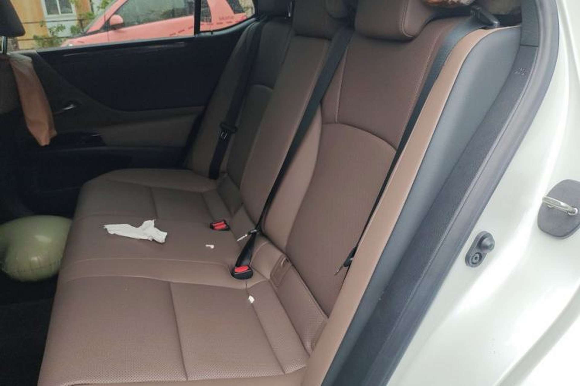 Used Lexus ES 2022 300h Excellence Edition Left Rear Seat