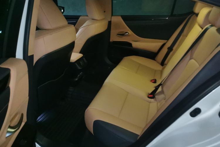 Used Lexus ES 2022 200 Excellence Edition Left Rear Seat