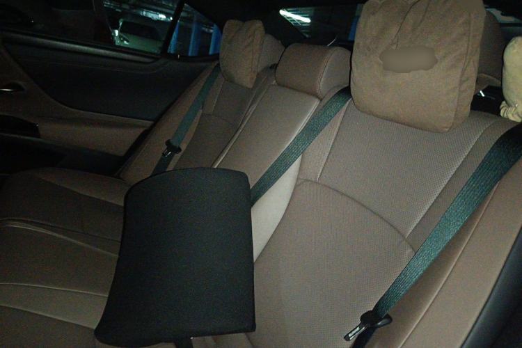 Used Lexus ES 2022 200 Luxury Edition Left Rear Seat