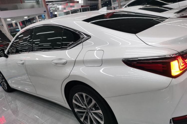 Used Lexus ES 2022 200 Excellence Edition Left Side