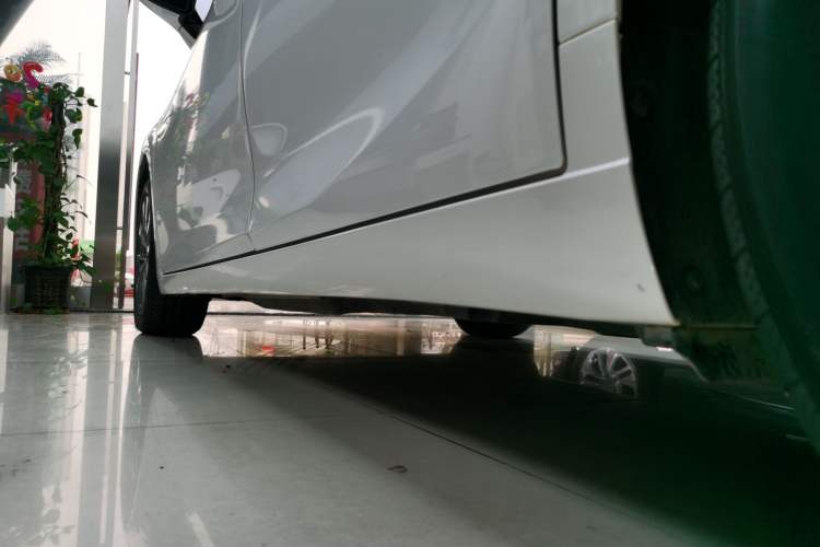 Used Lexus ES 2022 200 Excellence Edition Left Side Sill