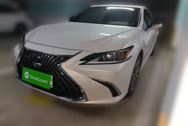 Used Lexus ES 2022 300h Excellence Edition