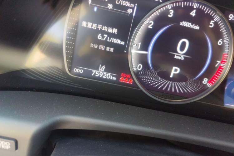 Used Lexus ES 2022 260 Excellence Edition Odometer Close Up