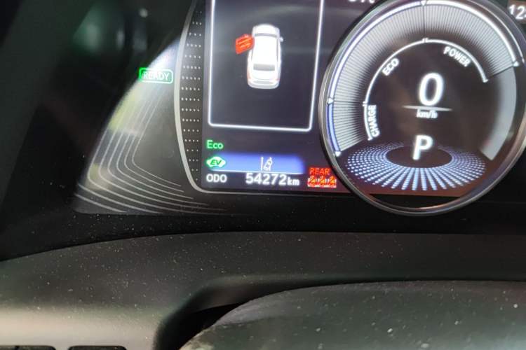 Used Lexus ES 2022 300h Excellence Edition Odometer Close Up