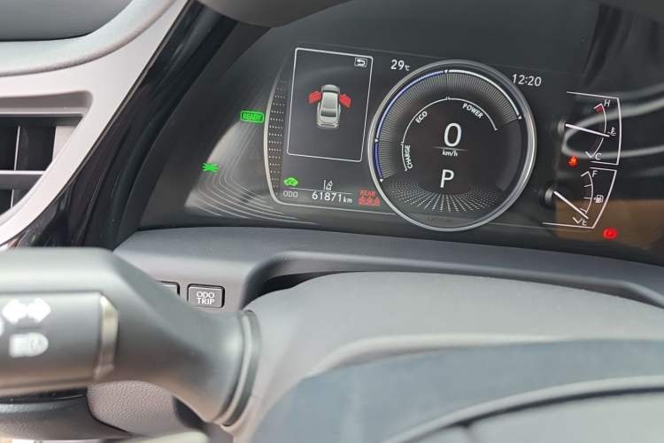 Used Lexus ES 2022 300h Excellence Edition Odometer Close Up