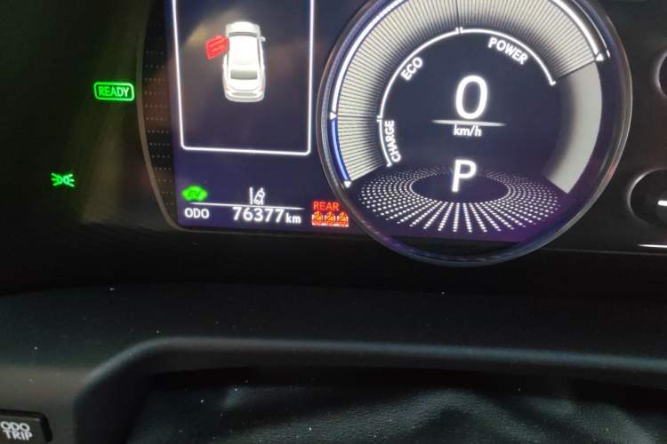 Used Lexus ES 2022 300h Excellence Edition Odometer Close Up