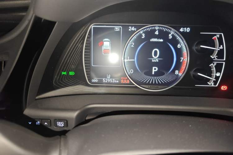 Used Lexus ES 2022 200 Excellence Edition Odometer Close Up