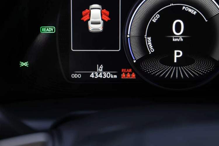 Used Lexus ES 2022 300h Excellence Edition Odometer Close Up