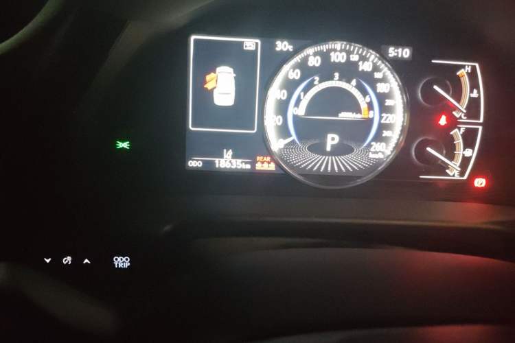 Used Lexus ES 2022 200 Excellence Edition Odometer Close Up