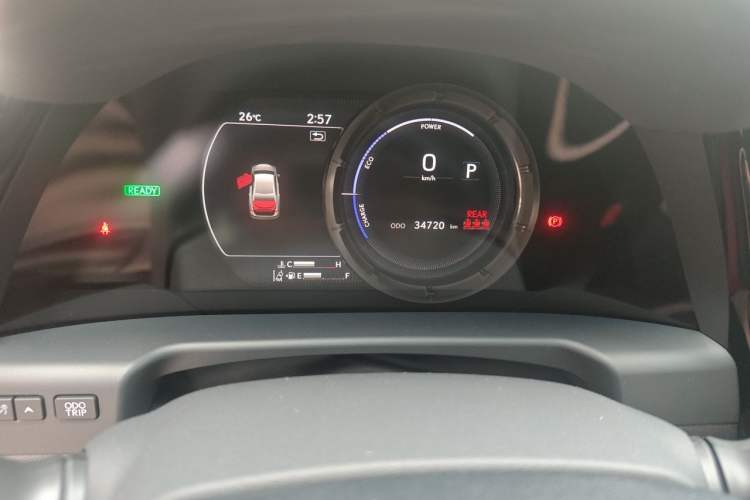 Used Lexus ES 2022 300h F SPORT Odometer Close Up