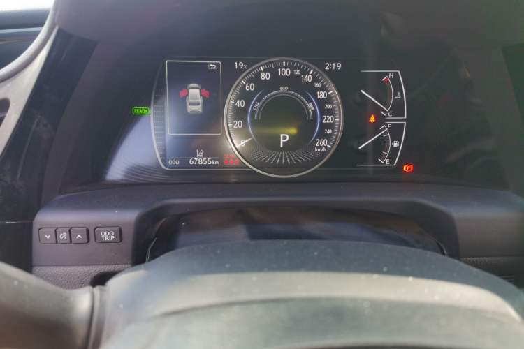 Used Lexus ES 2022 300h Excellence Edition Odometer Close Up