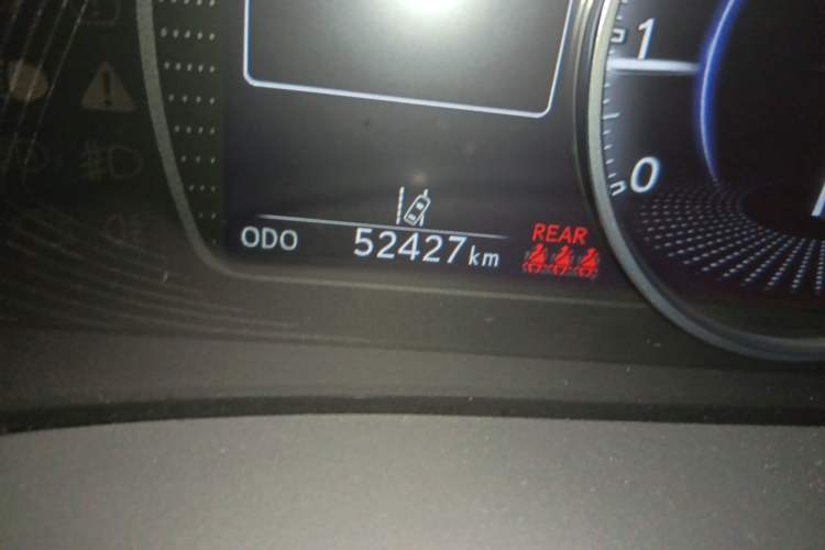Used Lexus ES 2022 200 Luxury Edition Odometer Close Up