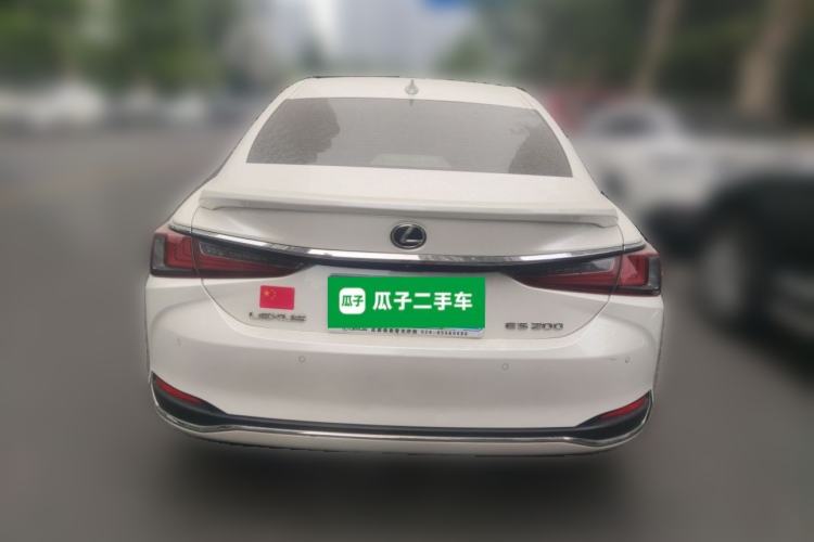 Used Lexus ES 2022 200 Luxury Edition Rear