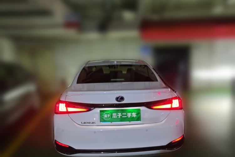 Used Lexus ES 2022 300h F SPORT Rear