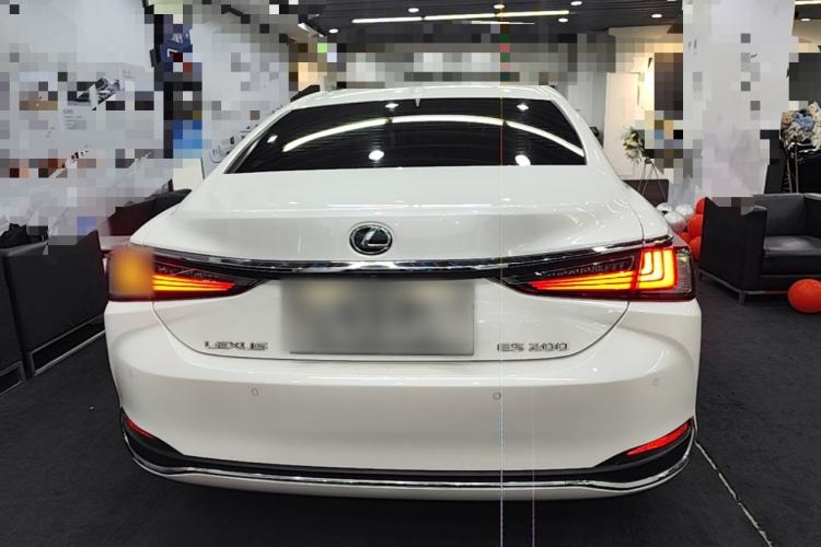 Used Lexus ES 2022 200 Luxury Edition Rear