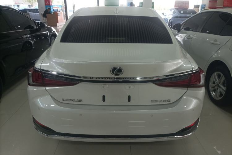 Used Lexus ES 2022 200 Luxury Edition Rear