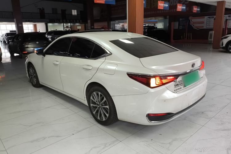 Used Lexus ES 2022 200 Excellence Edition Rear Left 45 Deg
