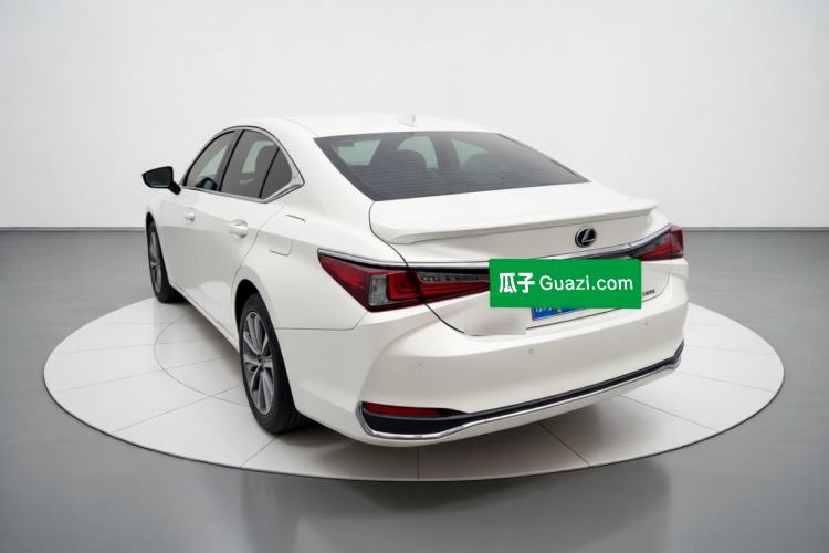 Used Lexus ES 2022 300h Excellence Edition Rear Left 45 Deg