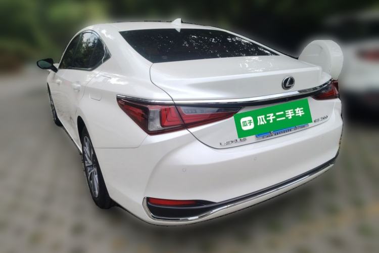 Used Lexus ES 2022 200 Excellence Edition Rear Left 45 Deg