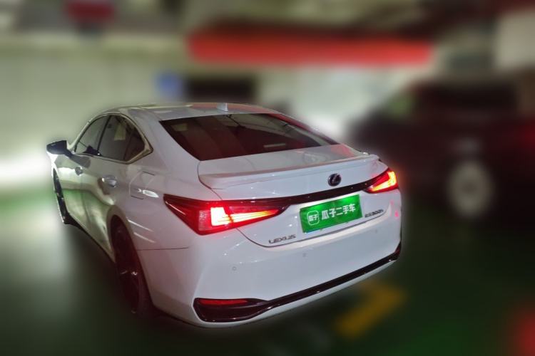 Used Lexus ES 2022 300h F SPORT Rear Left 45 Deg