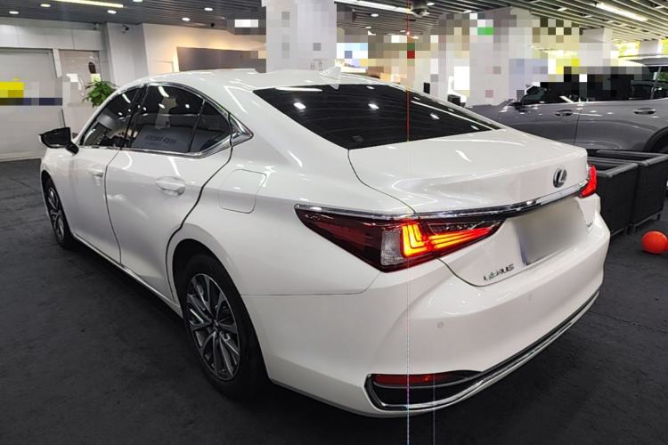 Used Lexus ES 2022 200 Luxury Edition Rear Left 45 Deg