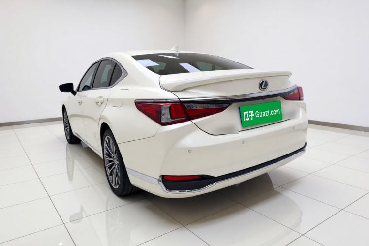 Used Lexus ES 2022 200 Excellence Edition Rear Left 45 Deg
