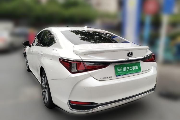 Used Lexus ES 2022 300h Excellence Edition Rear Left 45 Deg