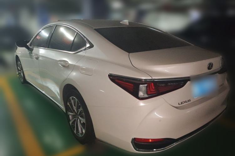 Used Lexus ES 2022 200 Excellence Edition Rear Left 45 Deg