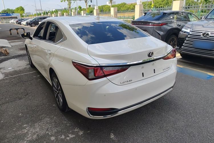 Used Lexus ES 2022 200 Excellence Edition Rear Left 45 Deg