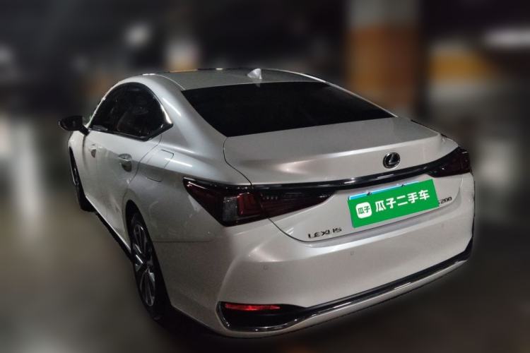 Used Lexus ES 2022 200 Excellence Edition Rear Left 45 Deg
