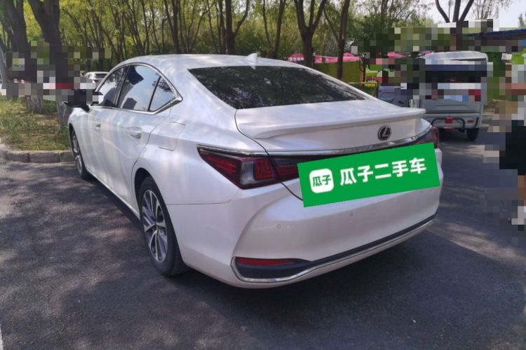 Used Lexus ES 2022 300h Excellence Edition Rear Left 45 Deg