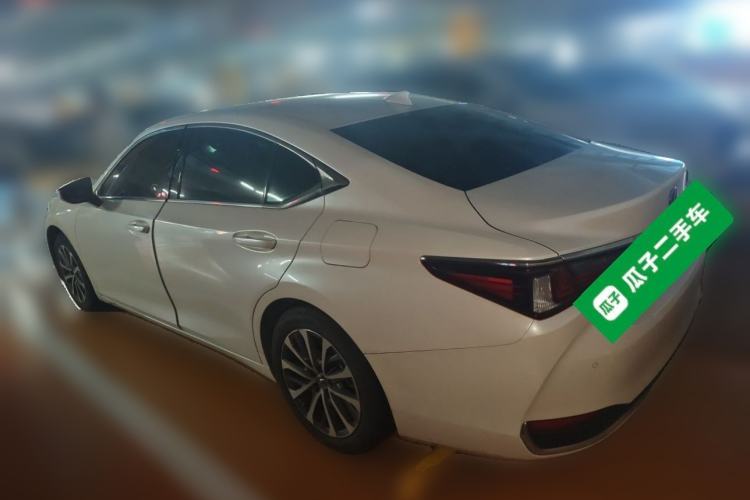 Used Lexus ES 2022 200 Excellence Edition Rear Left 45 Deg