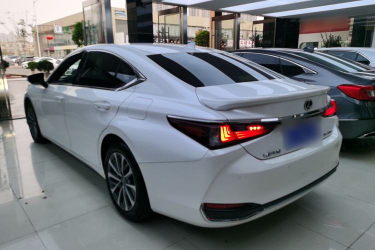 Used Lexus ES 2022 200 Excellence Edition Rear Left 45 Deg