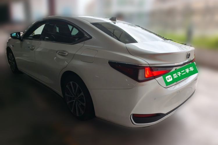 Used Lexus ES 2022 200 Excellence Edition Rear Left 45 Deg