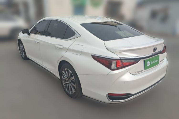 Used Lexus ES 2022 300h Excellence Edition Rear Left 45 Deg