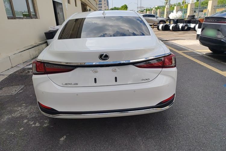 Used Lexus ES 2022 200 Excellence Edition Rear