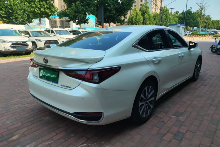 Used Lexus ES 2022 260 Excellence Edition Rear Right 45 Deg