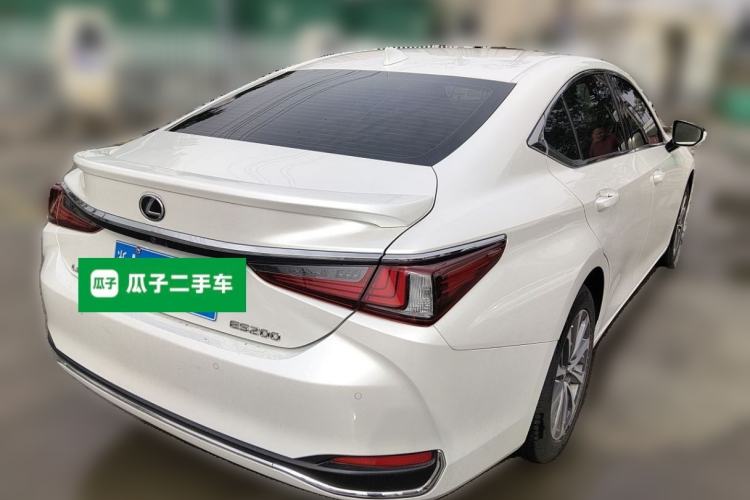 Used Lexus ES 2022 300h Excellence Edition Rear Right 45 Deg
