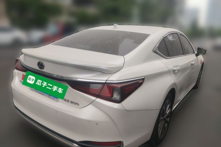 Used Lexus ES 2022 200 Luxury Edition Rear Right 45 Deg