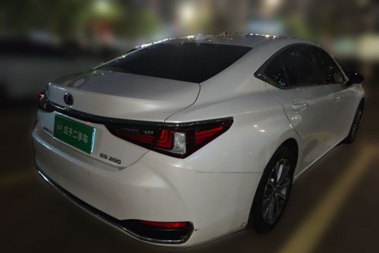 Used Lexus ES 2022 200 Excellence Edition Rear Right 45 Deg