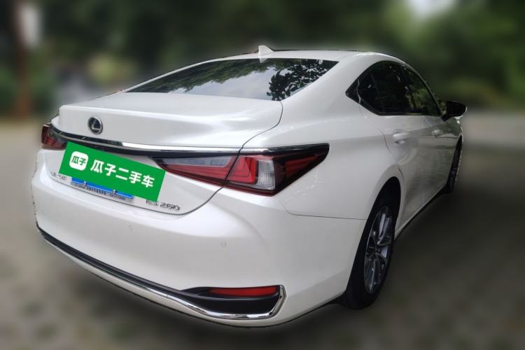 Used Lexus ES 2022 200 Excellence Edition Rear Right 45 Deg