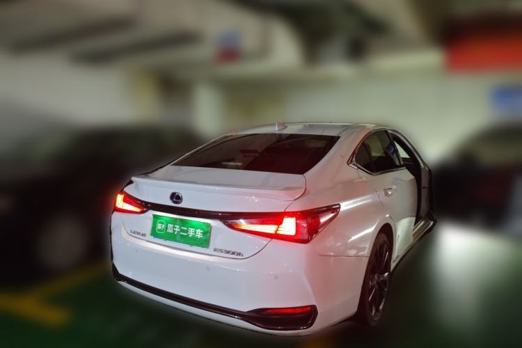 Used Lexus ES 2022 300h F SPORT Rear Right 45 Deg