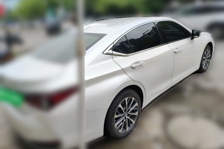 Used Lexus ES 2022 200 Excellence Edition Rear Right 45 Deg