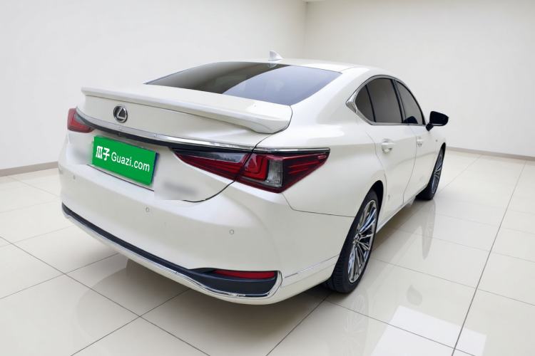 Used Lexus ES 2022 200 Excellence Edition Rear Right 45 Deg