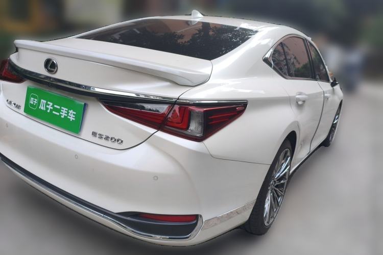 Used Lexus ES 2022 200 Excellence Edition Rear Right 45 Deg