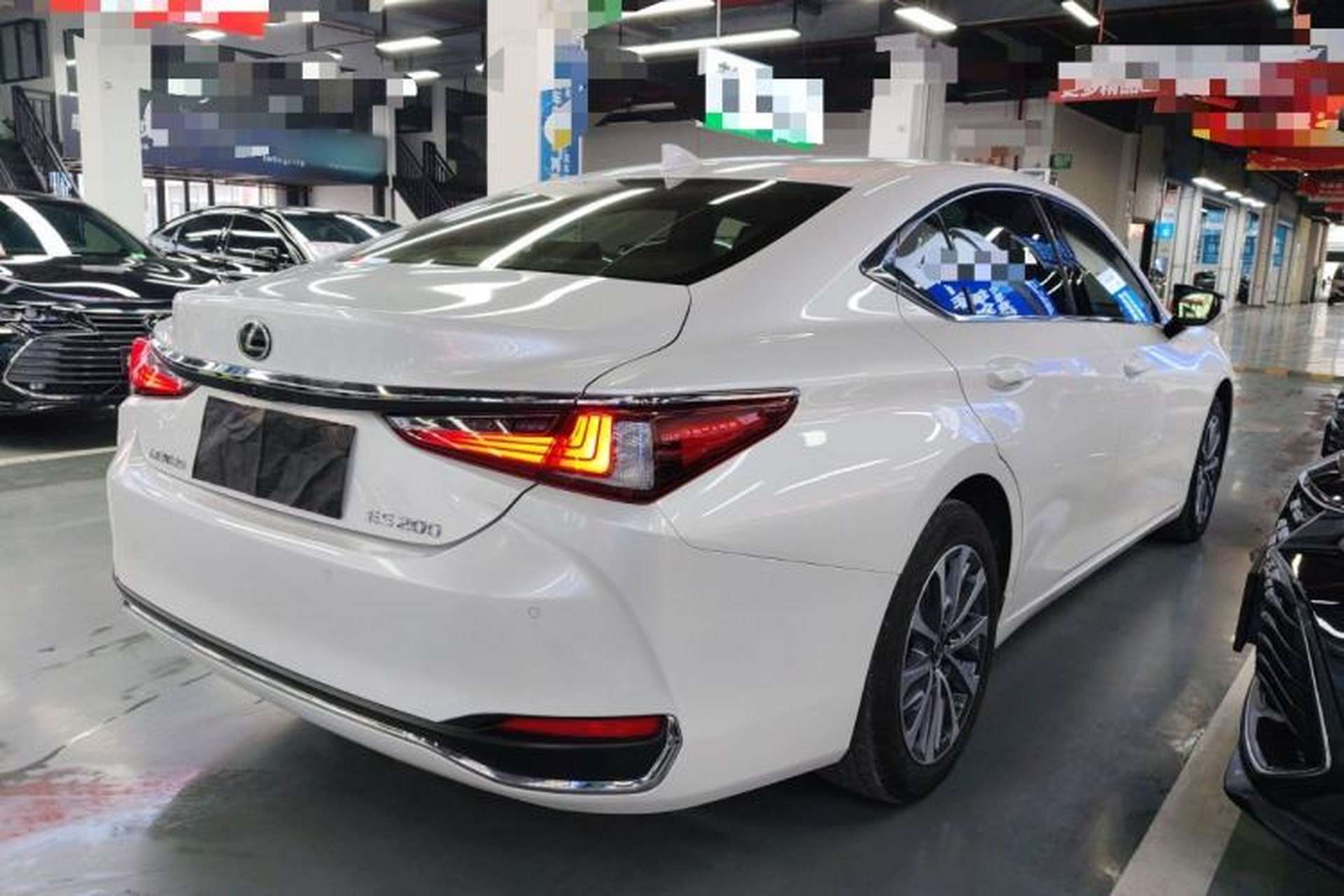 Used Lexus ES 2022 200 Luxury Edition Rear Right 45 Deg
