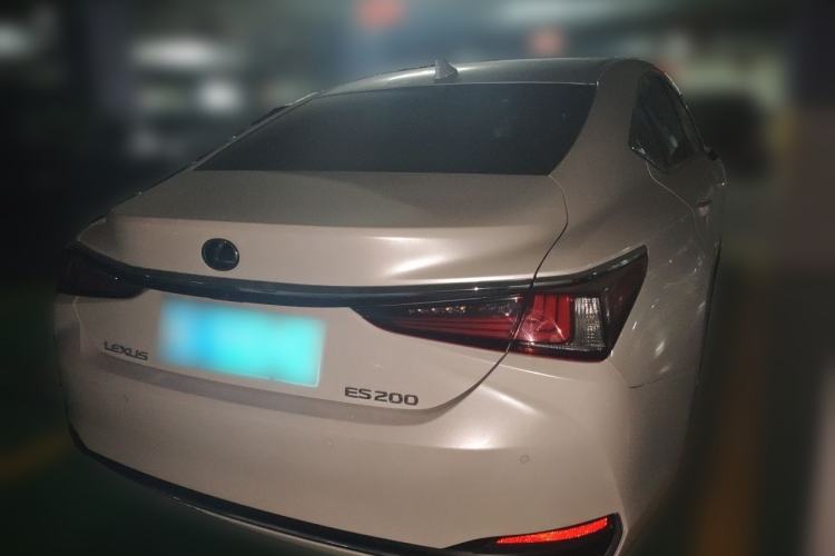 Used Lexus ES 2022 200 Excellence Edition Rear Right 45 Deg